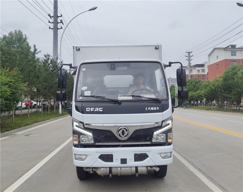 东风D6国六腐蚀性厢式运输车