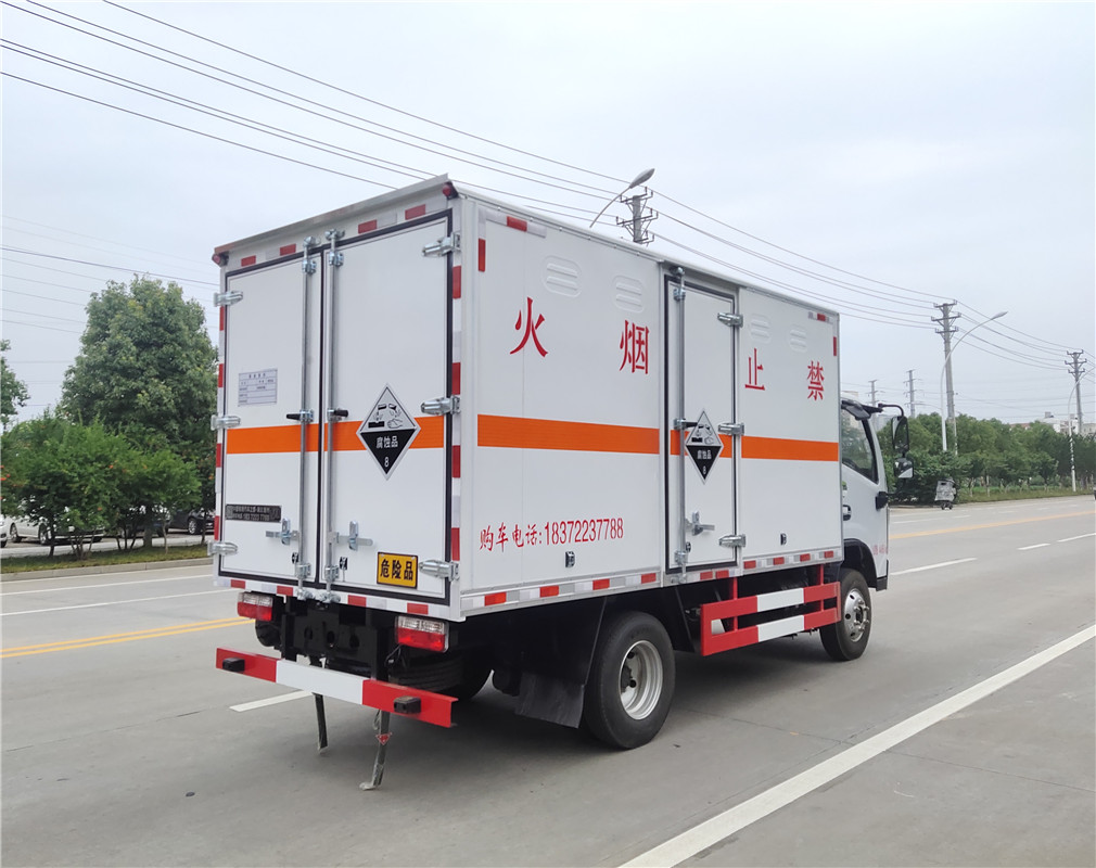 东风D6国六腐蚀性厢式运输车