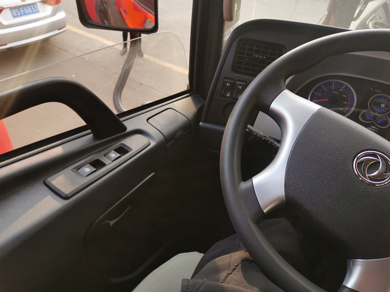 东风D3L后八轮平板车
