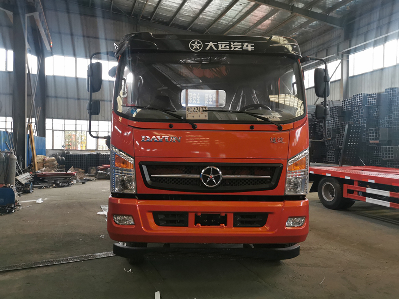 湖北大运运途平板车
